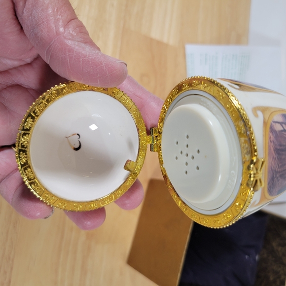 Mr. Christmas Egg Ornament Musical Box working - Picture 4 of 7